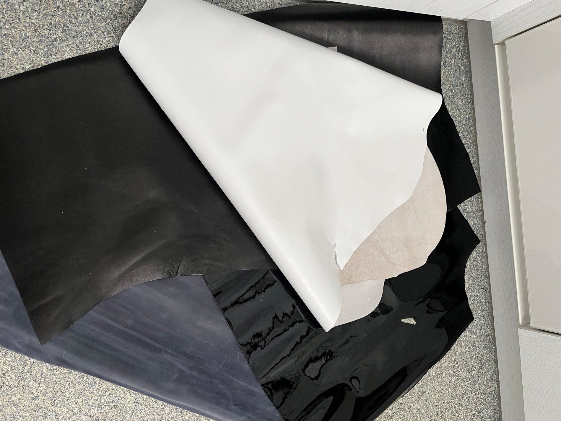 Tessuti: Ab Fr. 1.- Echt Leder Resten Lederreste 1.4kg – Nuovo (secondo la descrizione) da Holziken venduto da Rupe 1