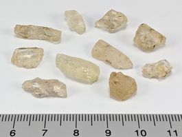 Skapolith Rohsteine 10Stk. 32.70ct