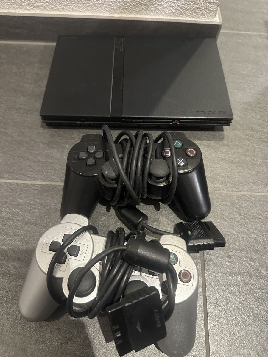 Sony Console: Playstation 2 Konsole,8 Games, Singstar Microfon +Memorycard – Usato da St. Gallen venduto da Ellly 4