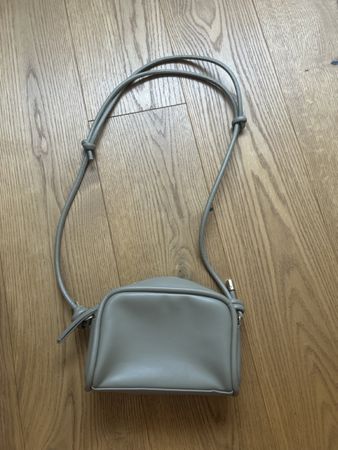 kleine H&M Tasche