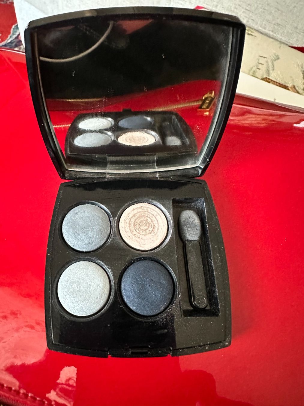 Chanel Make-up: Chanel le 4 Ombres Bleus Celestes 83CHF Eye Shadow – Usato da Genève venduto da Mycollection