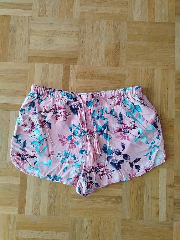 Pantaloni: Pantaloncini – Nuovo (secondo la descrizione) da Davesco-Soragno venduto da Mia_sii 3