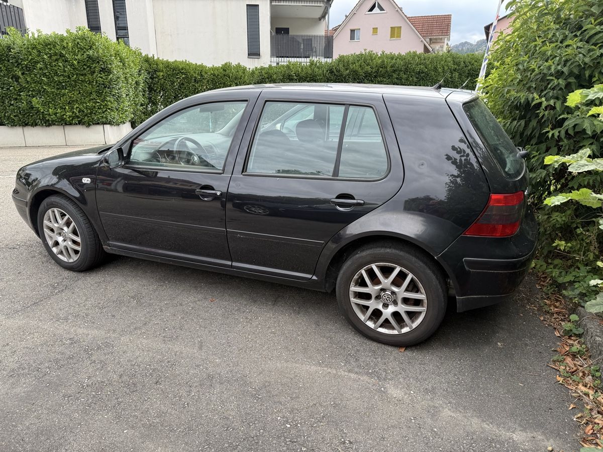 VW Autos: VW Golf 4 1.6 Benzin  – Défectueux à Büsserach par markaz 1