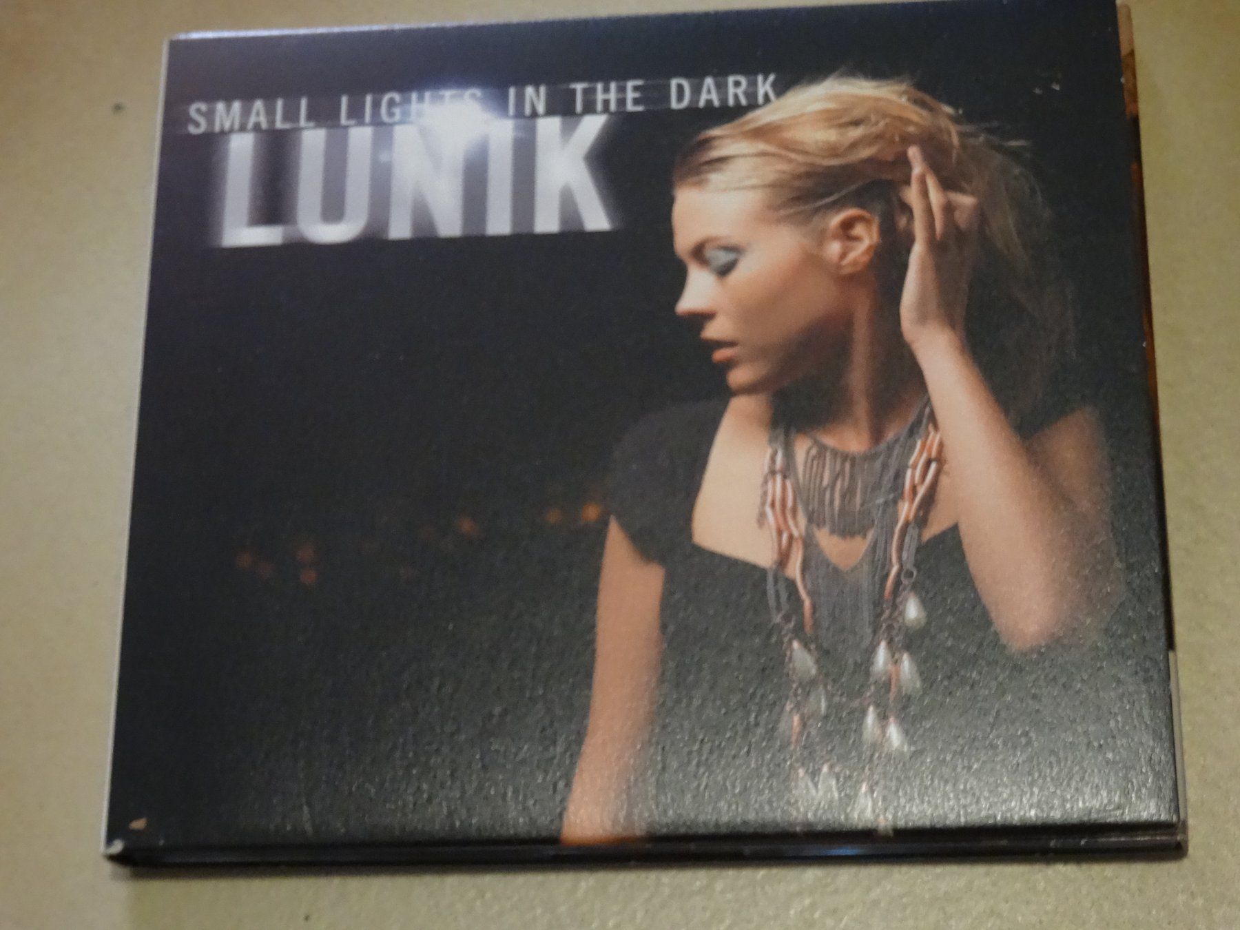 CD: CD Lunik Small Lights In The Dark – Usato da Olten venduto da Disc-Ausverkauf