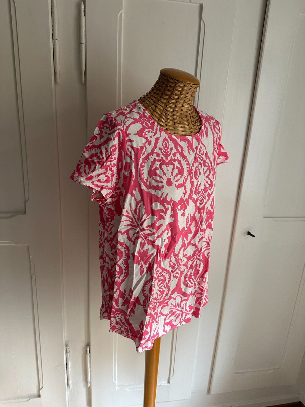 T-Shirts: T-Shirt pink-weiss gemustert M – Gebraucht aus Zürich von Diazaio 1