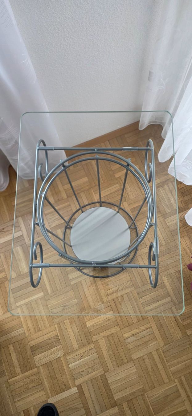 Tavoli: Metall Säule mit Glasplatte – Usato da Grüningen venduto da Hibiscus67 2