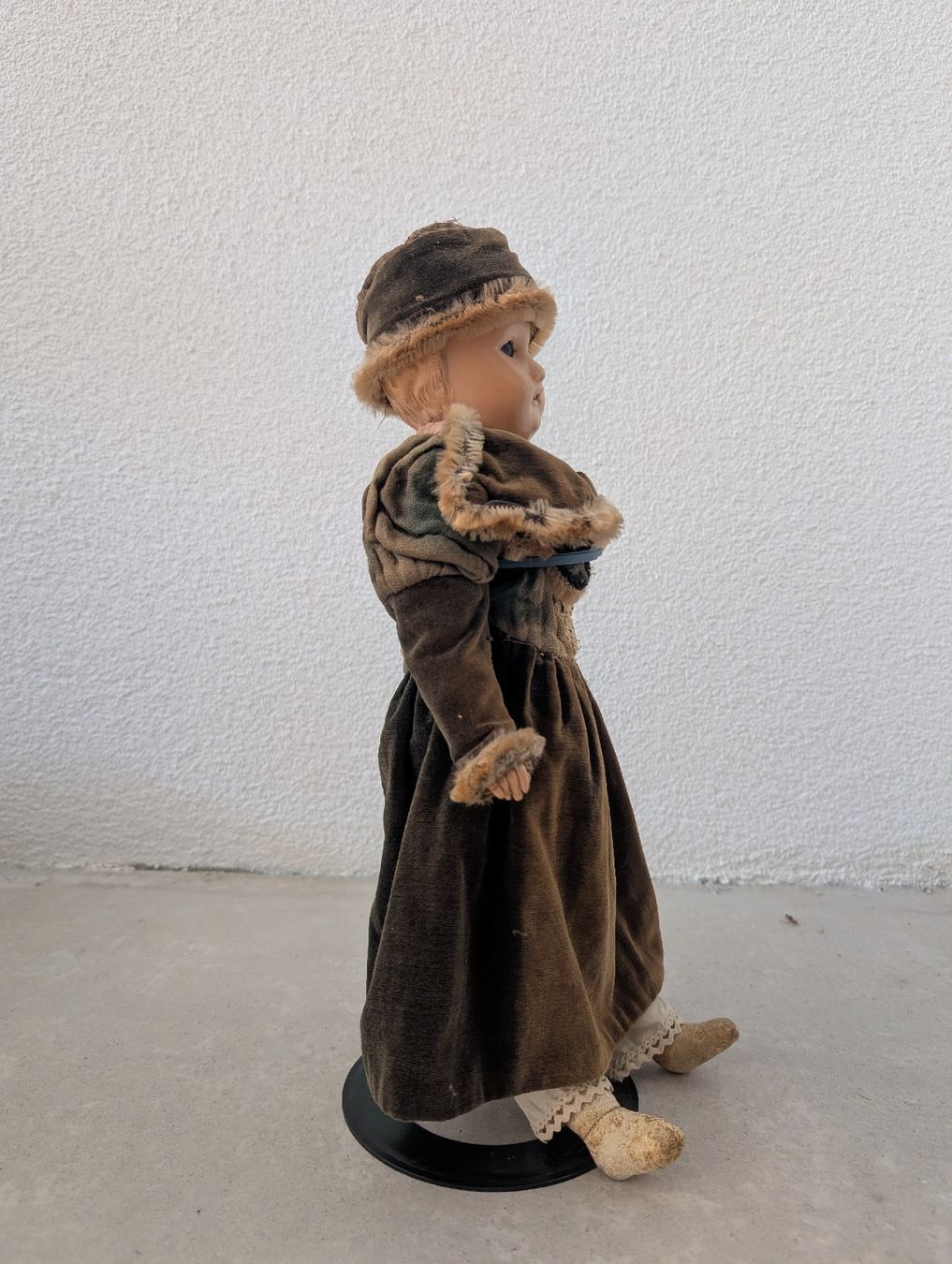 Poupées: Antike Puppe mit Kleidung – D'occasion à St. Gallen par Isycheng 3