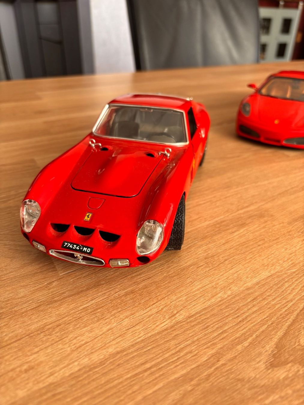 Hot Wheels Modellini d'auto: Verkaufe 3 Ferrari Modelle 1/18 – Usato da Bachenbülach venduto da Gigi610 5