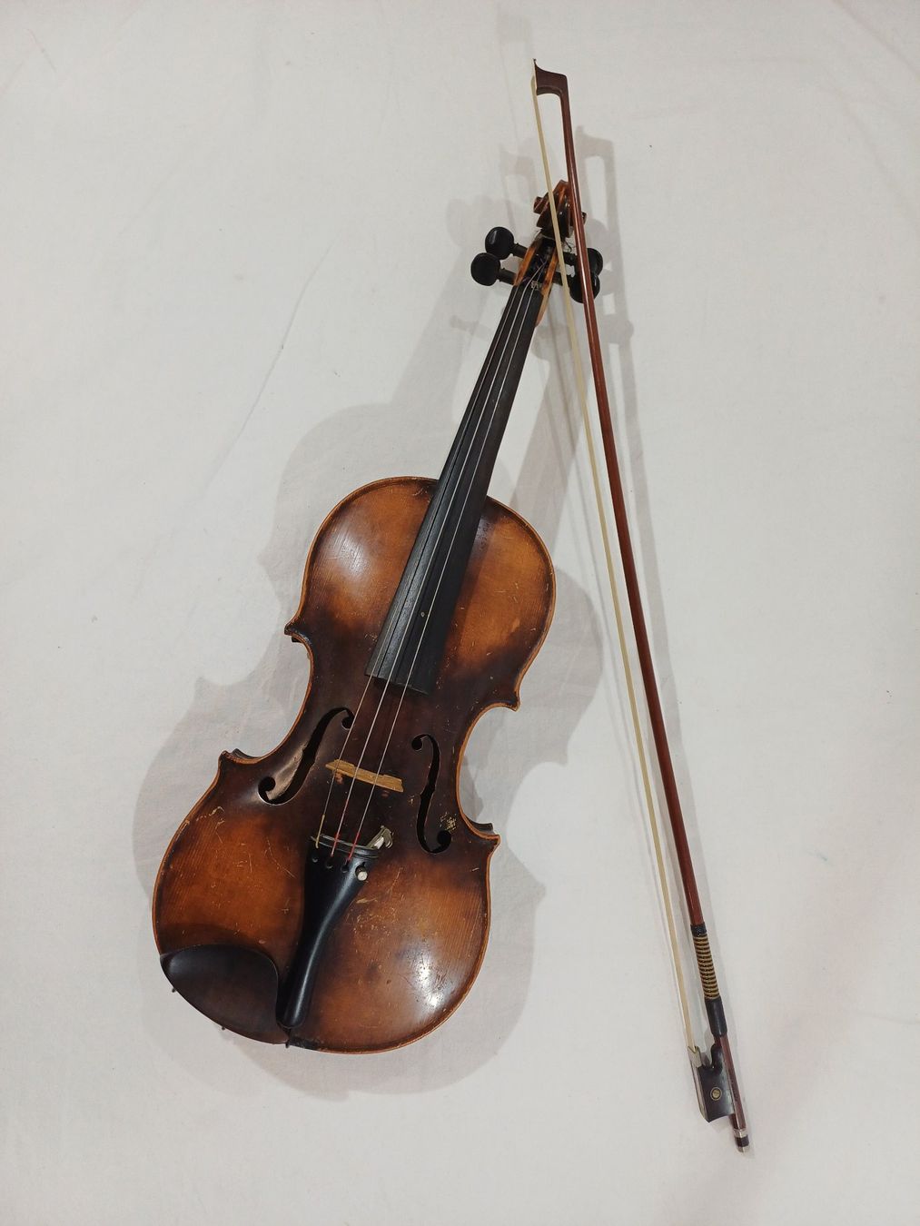 Musikinstrumente: 4/4 Violine mit Bogen – Gebraucht aus Luzern von IG_Arbeit