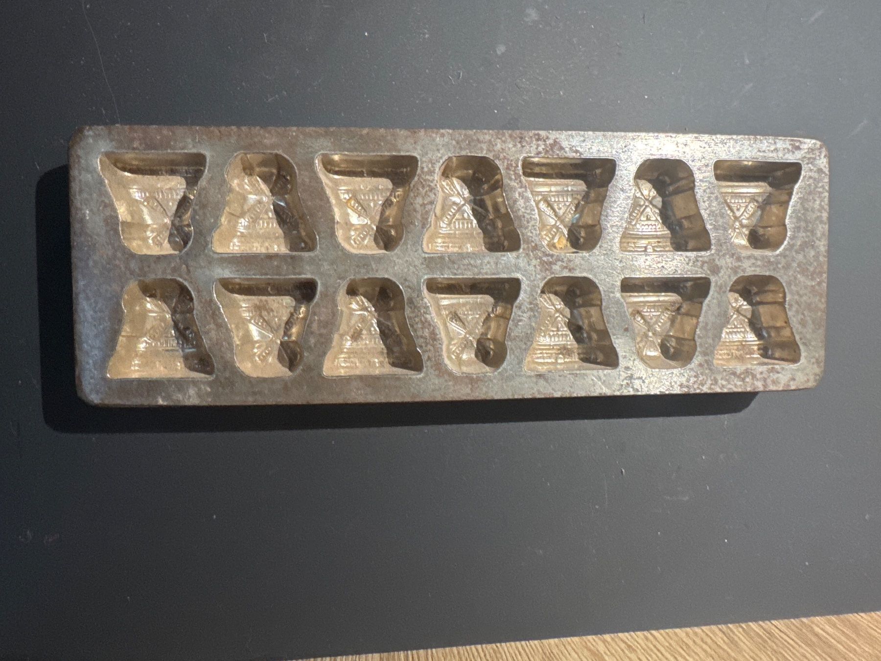Teglie da forno: Moule chocolat ancien moulin – Usato da Lajoux JU venduto da Briard0