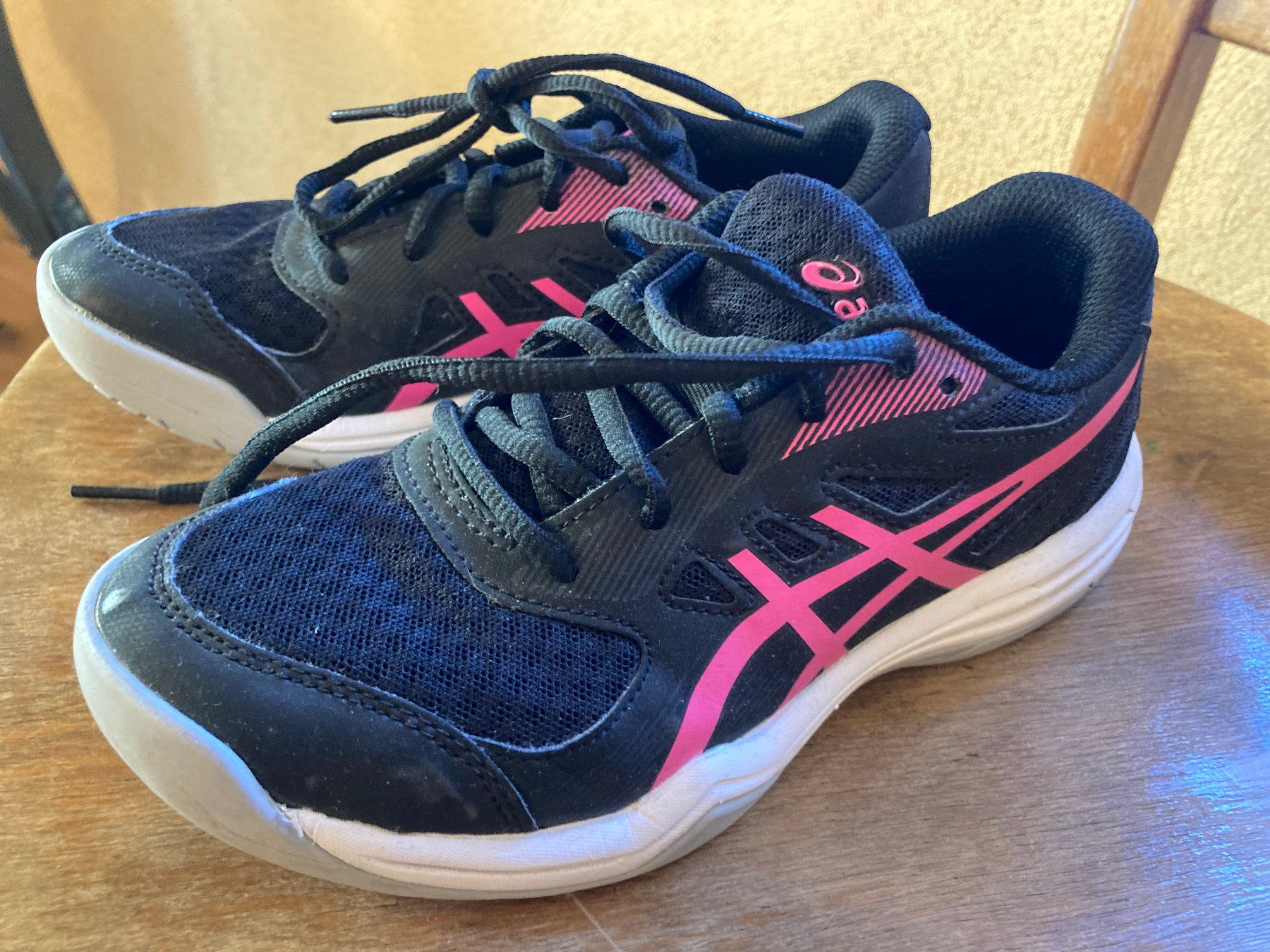Asics Chaussures garçon: Baskets Asics 34.5 – D'occasion à Le Lieu par ptitcocon