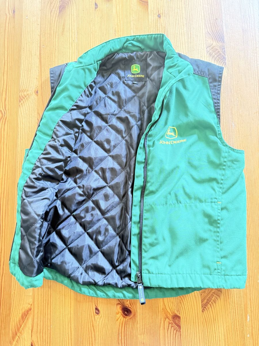 Gilets: John Deere Gilet 12 Jahre – D'occasion à Roggwil TG par Rutschmann 2
