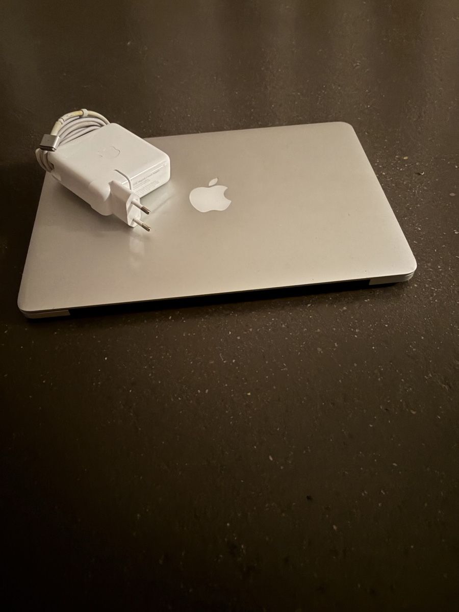 Apple Notebooks: Apple MacBook Pro A1502 silber guter Zustand – Gebraucht aus Zürich von Zuerisee2