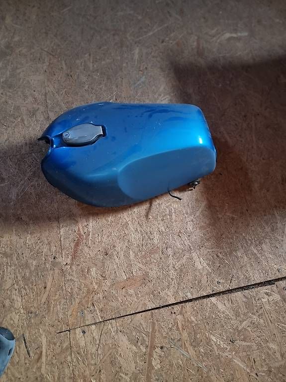 Accessori per altri veicoli: Tank XS 750.   10 – Usato da Aedermannsdorf venduto da Automarkt 1