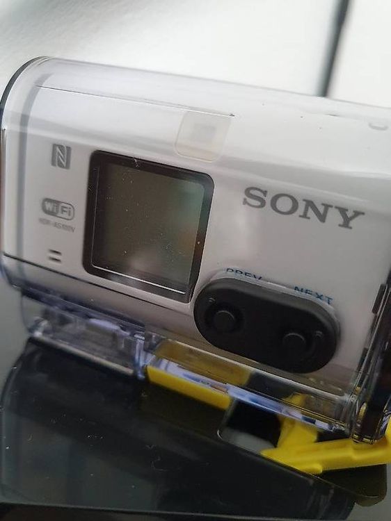 Camcorder: Sony HDR-AS100V mit Remote Control RM-LVR2 (Versand 9F) – Gebraucht aus Dübendorf von rappoport