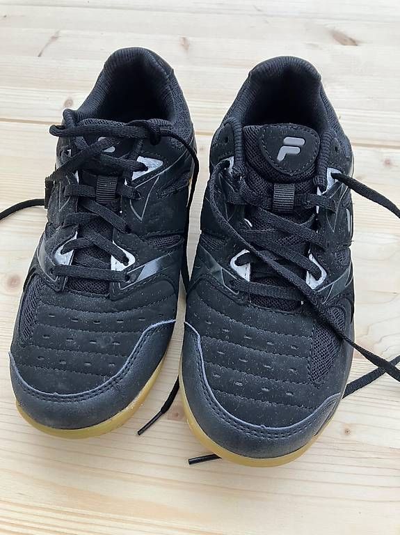 Scarpe per ragazzi: FILA Hallen Turnschuhe Gr. 38 NEU – Usato da Zürich venduto da Zueriost