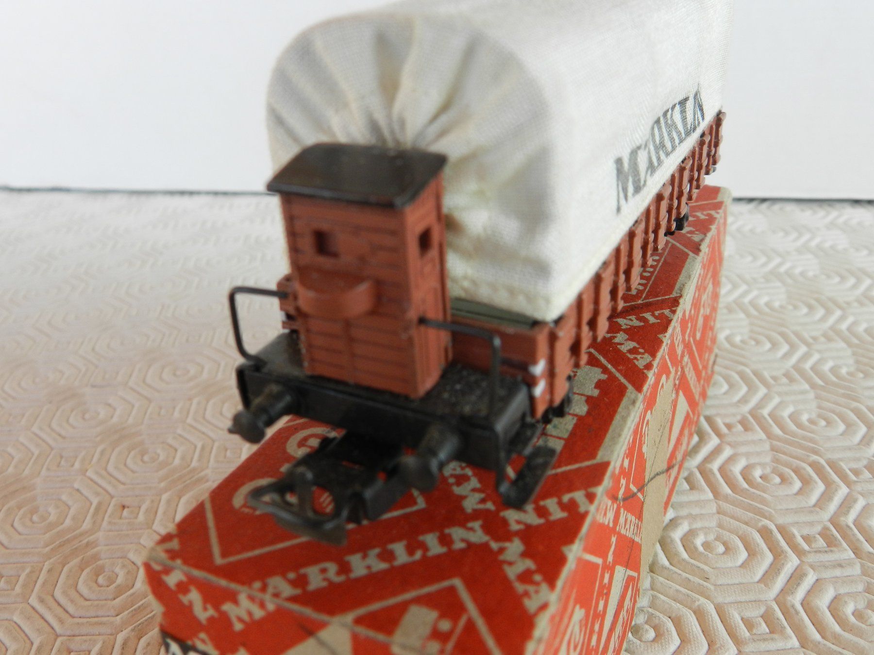 Märklin Modellini di ferrovie: Märklin Planenwagen Bremserhaus 322 – Usato da Arzier-Le Muids venduto da elocin83 2
