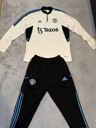 Manchester United Trainingsanzug Adidas, Top Zustand!