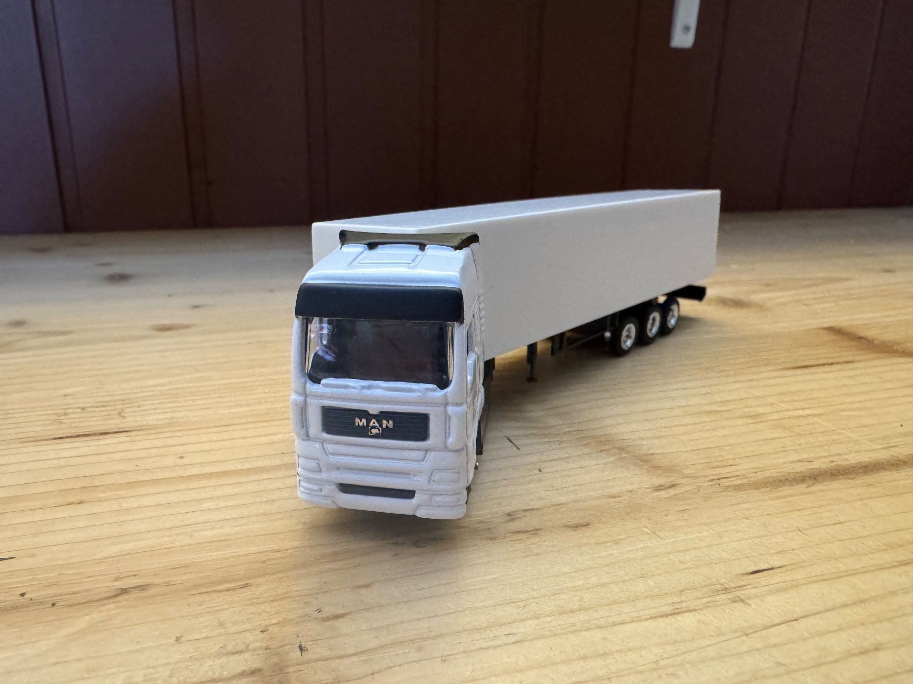 AWM Kit di modellismo & Modellini statici: 2-LKW's Modelle 1:87 – Nuovo e nell'imballaggio originale da Klarsreuti venduto da Sbirolipiero 1