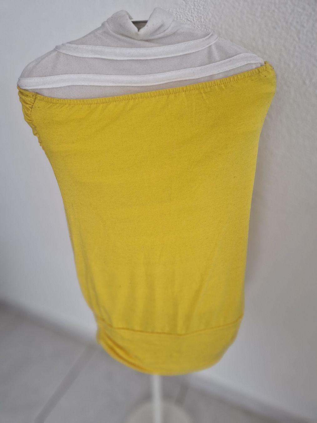 Tops: Yellow Strapless Top Viscose  – Gebraucht aus Bassersdorf von DonSolo 1