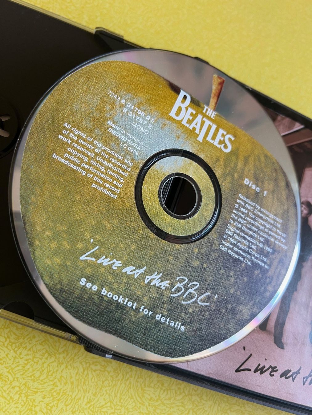 CD: Beatles Live at the BBC CD – Usato da Pieterlen venduto da Plasticbox 1
