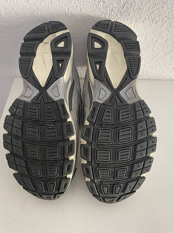 Scarpe da uomo: Nike Initiator  42.5 – Usato da Bern venduto da Spirou21 3