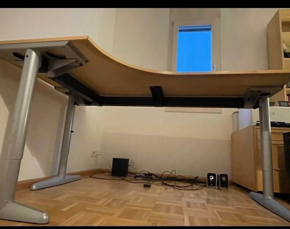 Schreibtische: Schreibtisch – Gebraucht aus Rheinfelden von chr_dj7f 1
