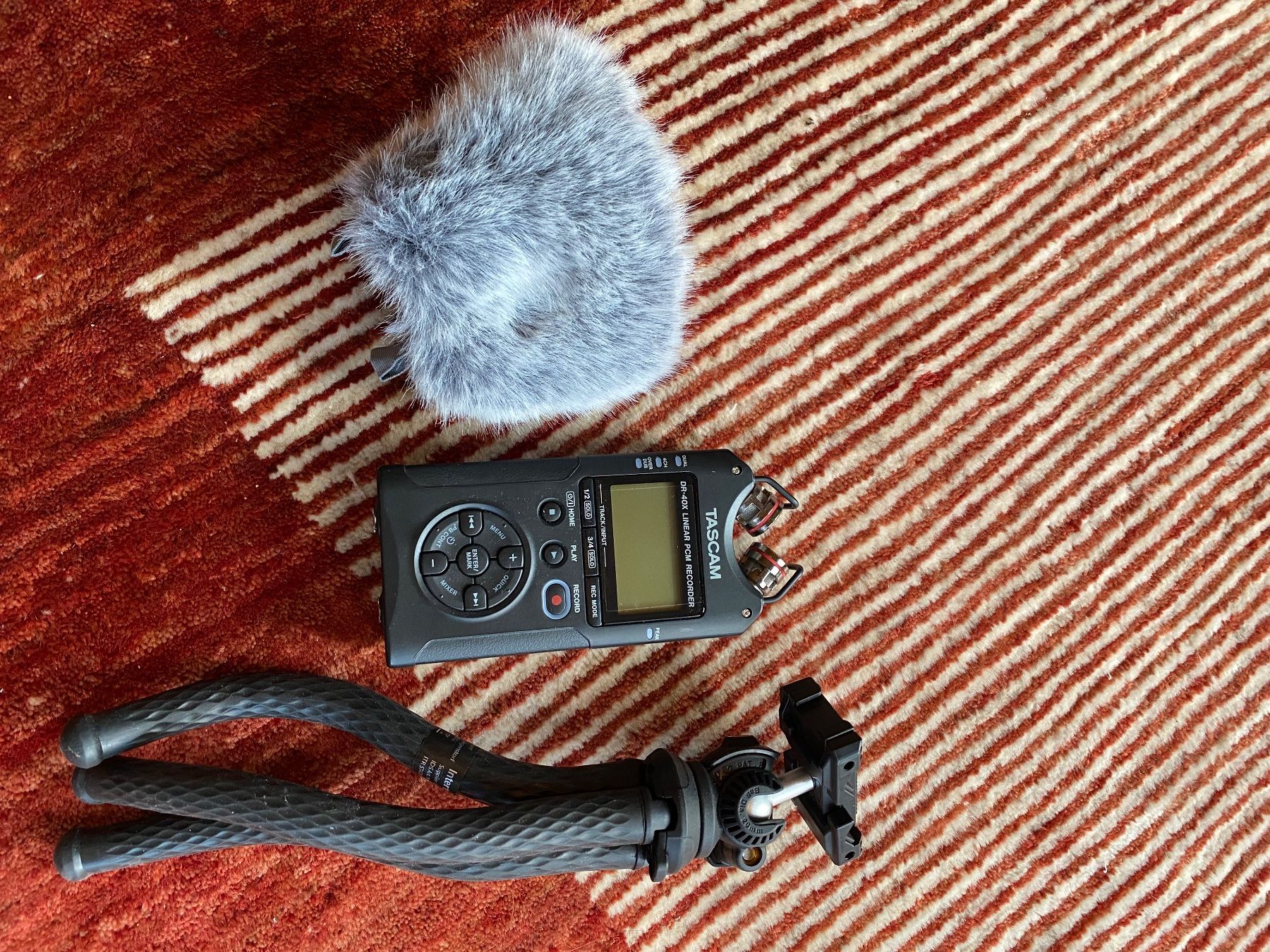 Tascam Registratori: Tascam DR-40X, Windschutz, Stativ, ink. Garantie – Nuovo (secondo la descrizione) da Chur venduto da mau_fz5d
