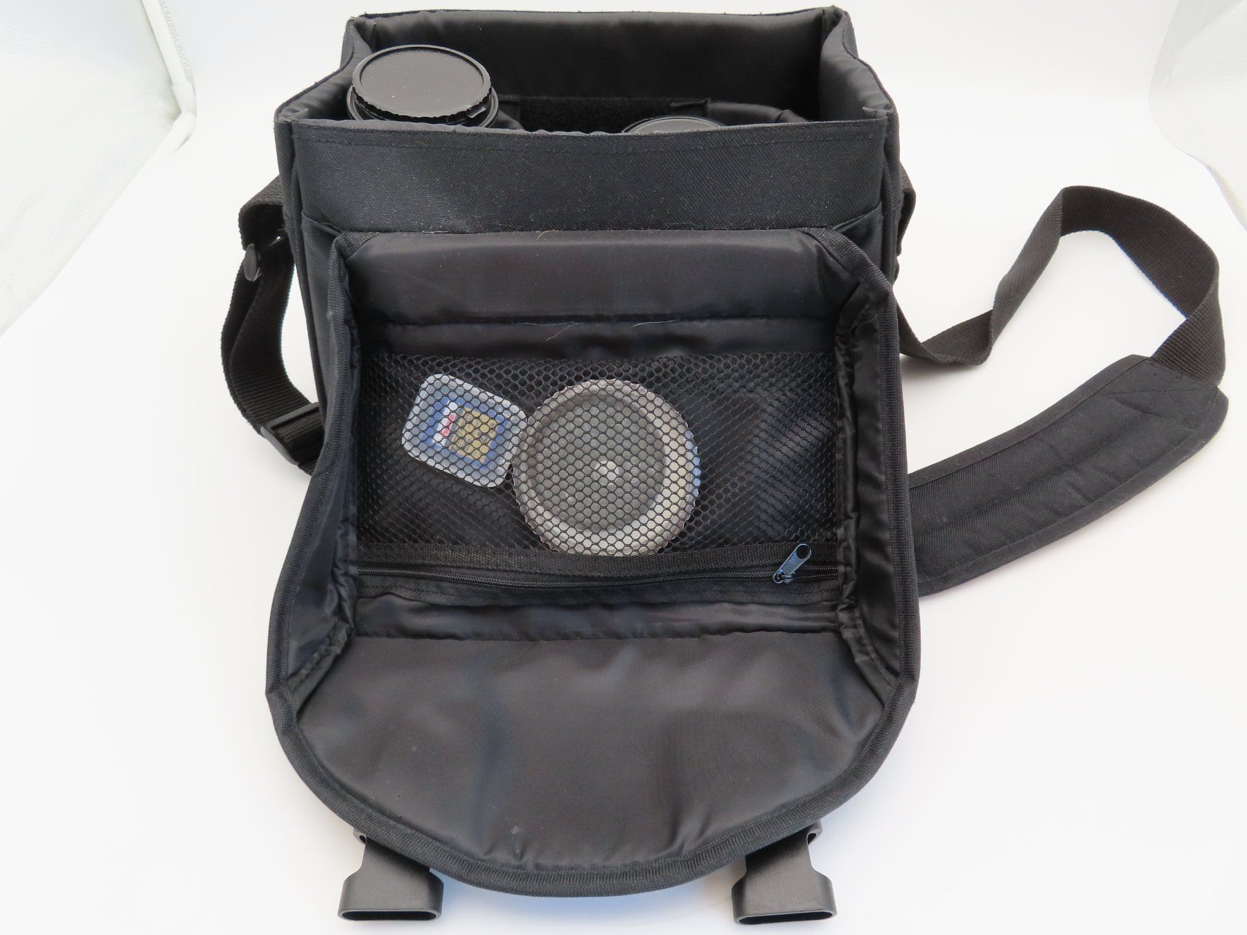 Canon Appareil photo: Canon EOS 1000D Set – D'occasion à Reinach BL par WBZ-Flohmarkt 6