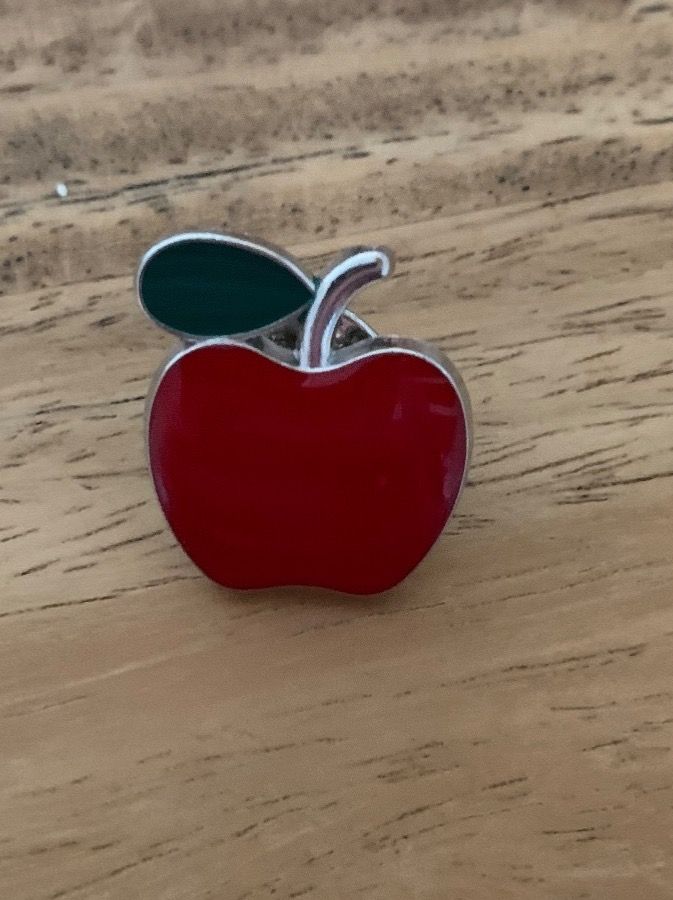 Broches & Aiguilles: Pin    Apfel  / Apple – Neuf avec emballage d'origine à Geneve par vane267