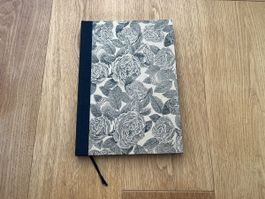 Notizbuch mit Blumenmuster A4 gebunden 