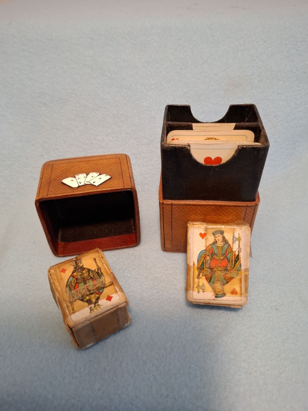 Giochi: antike Spielkarten Box – Usato da Zürich venduto da arm_9ffr 9