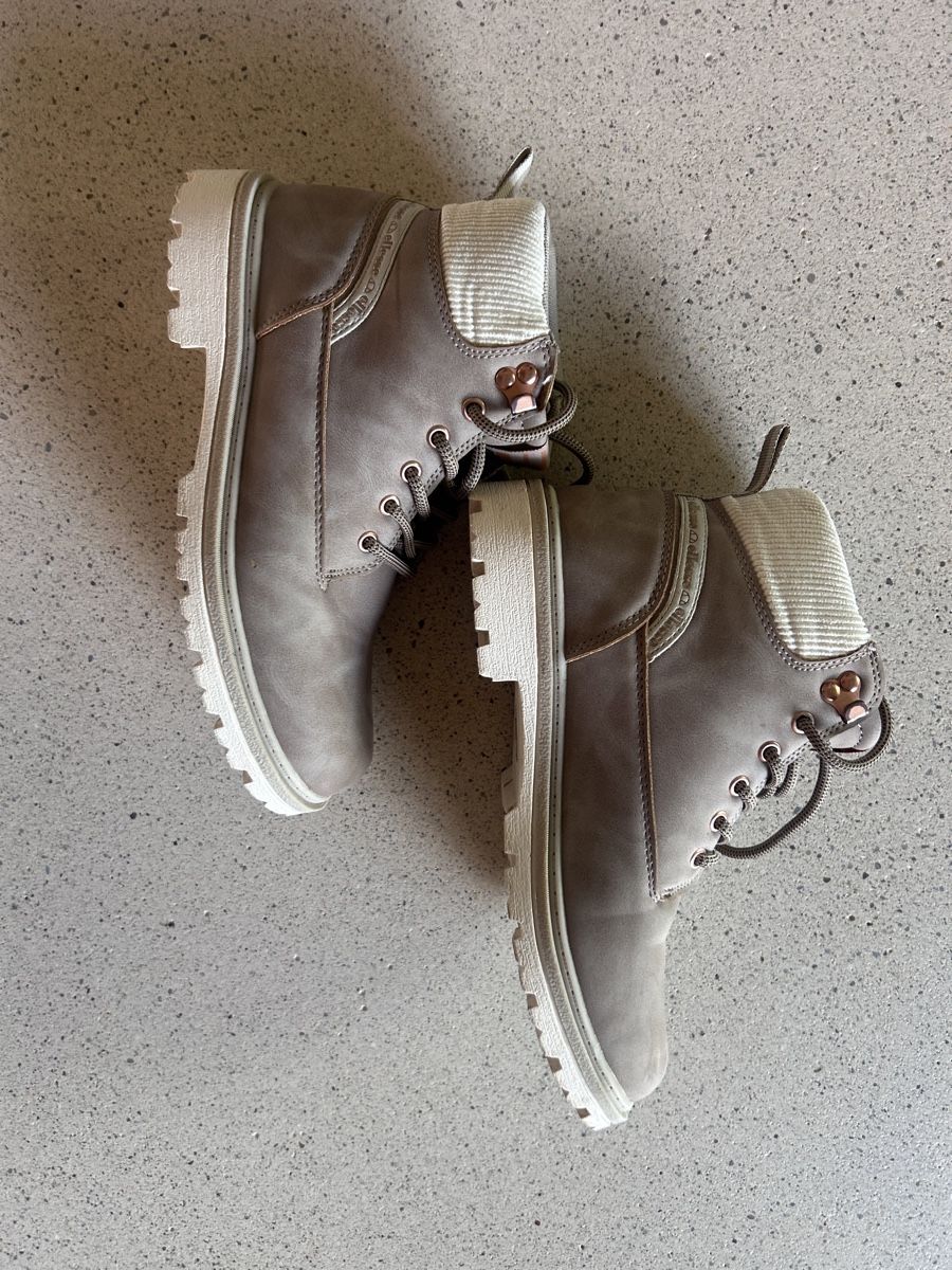 Schuhe für Mädchen: Ellesse Schnürstiefel Grösse 36 – Gebraucht aus Seewil von zorro72 1