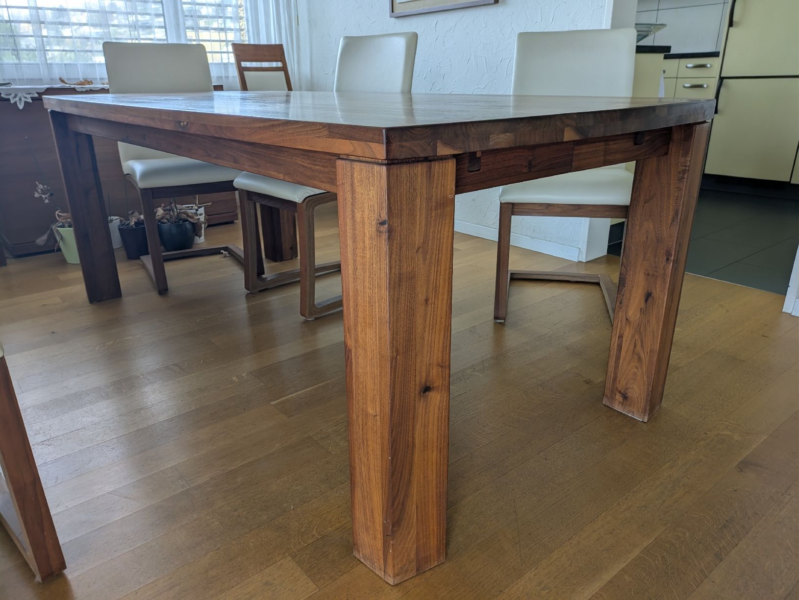 Tables: Solid Wood Dining Table - Seats 6 - Great Condition! – D'occasion à erlenbach par Chris_enderlin 1