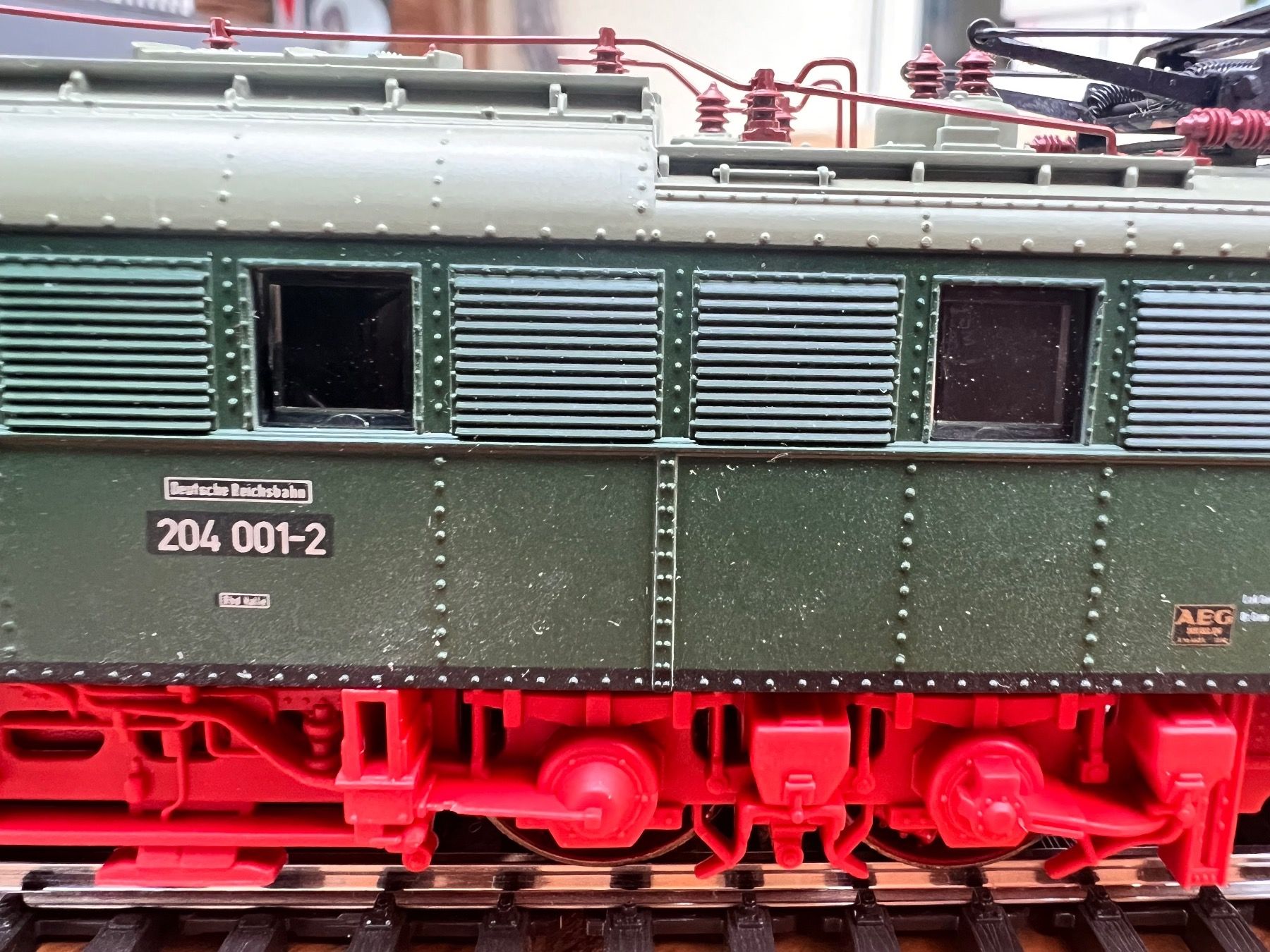 Märklin Modellini di ferrovie: DR-E-Lok BR E 204  Märklin 3449 H0 – Nuovo e nell'imballaggio originale da Gelterkinden venduto da Railroader 3
