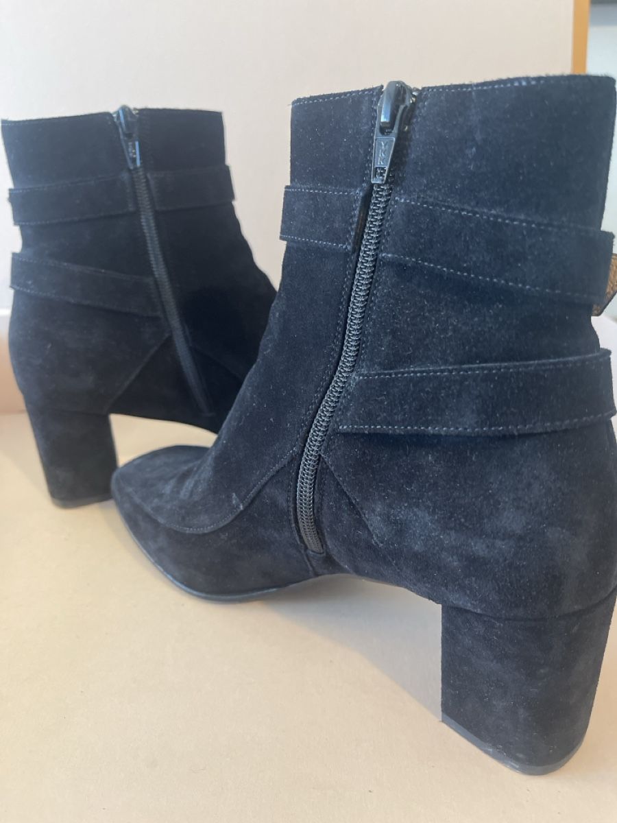 Scarpe da donna: Élégantes bottines Sezane daim noir, taille 40 – Usato da GENEVE venduto da Myrtille8 2