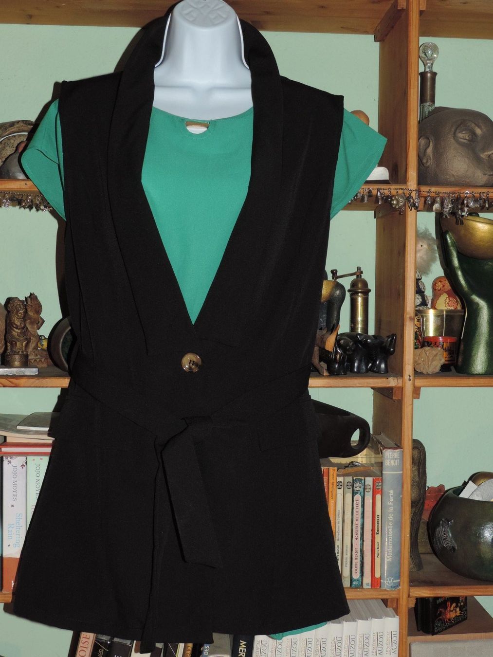 Lotti di vestiti: ensemble haut gilet noir – Usato da Genève venduto da Axelle333 4
