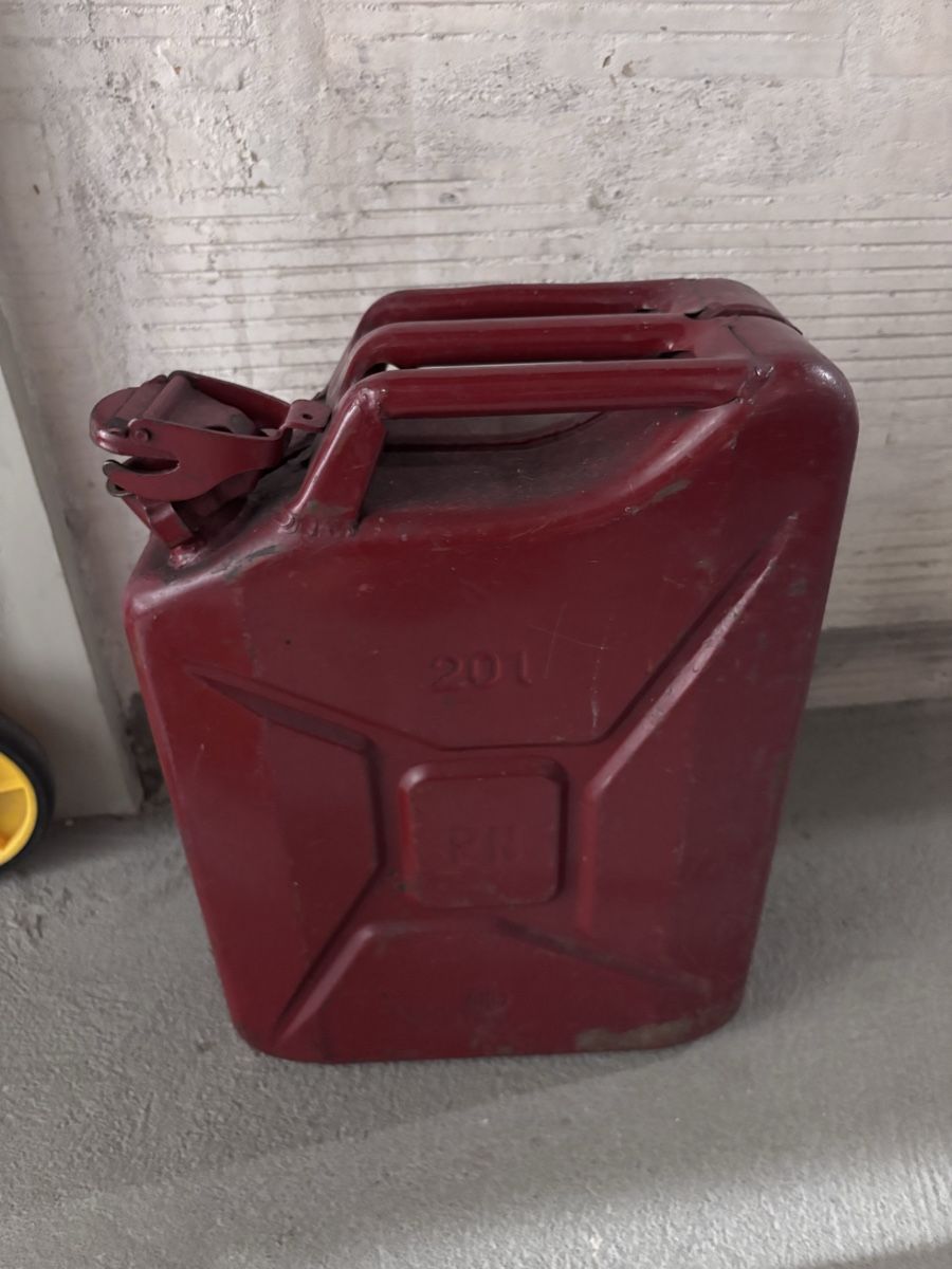 Bidons d’essence: Benzinkanister 20L rot Gebraucht – D'occasion à Zürich par Sutecs 2