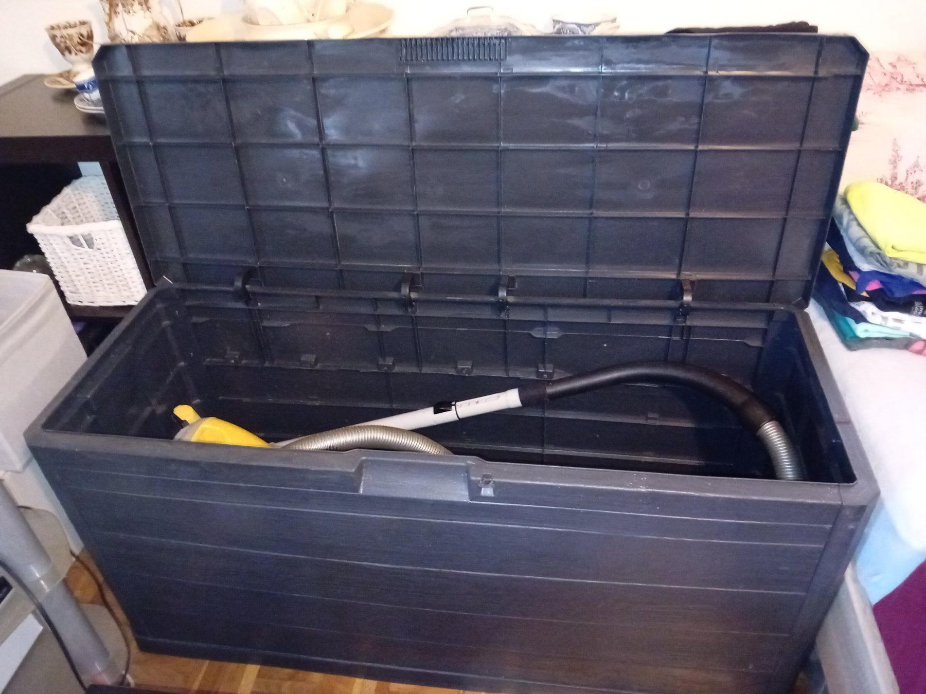 Box contenitori: Gartenkisste Plastik – Usato da Arbon venduto da kor_w5lq 1