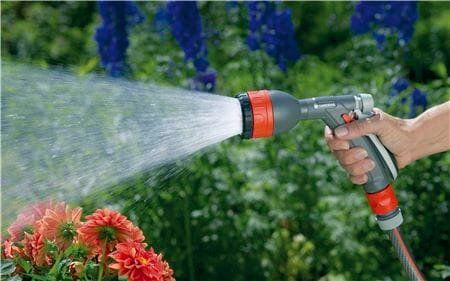 Gardena Bewässern & Giessen: Classic Multifunktions-Brausen Gardena / 4 in 1 Brause – Neu und originalverpackt aus Zürich von  6