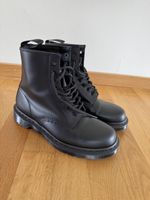 Dr Martens Total Black