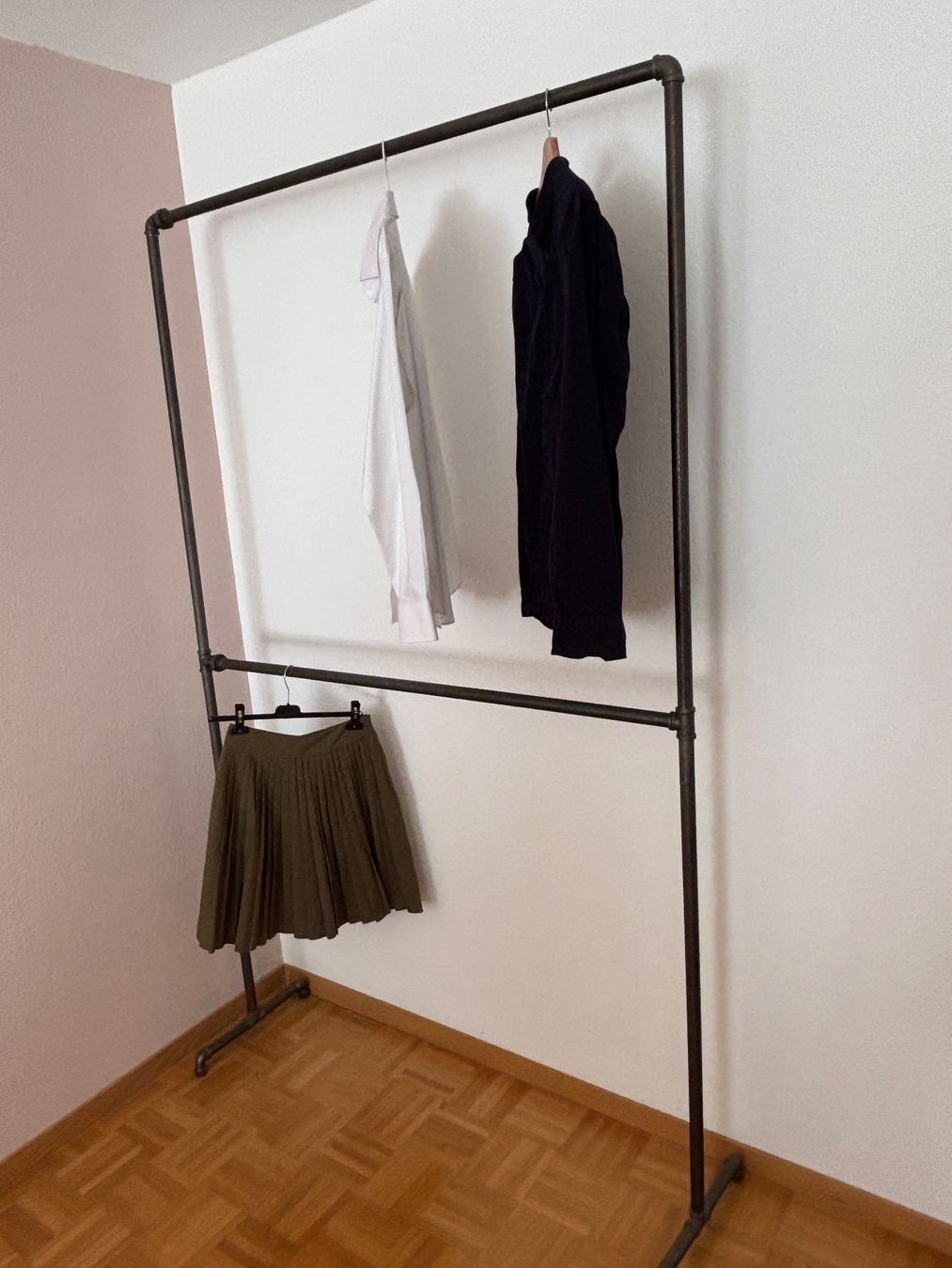 Guardaroba: Cast Kleiderständer (Danish Design) – Usato da Zürich venduto da sop_lh8l 1