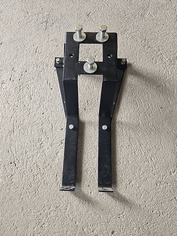 Fixations: Reserveradhalter – D'occasion à Laupersdorf par benema