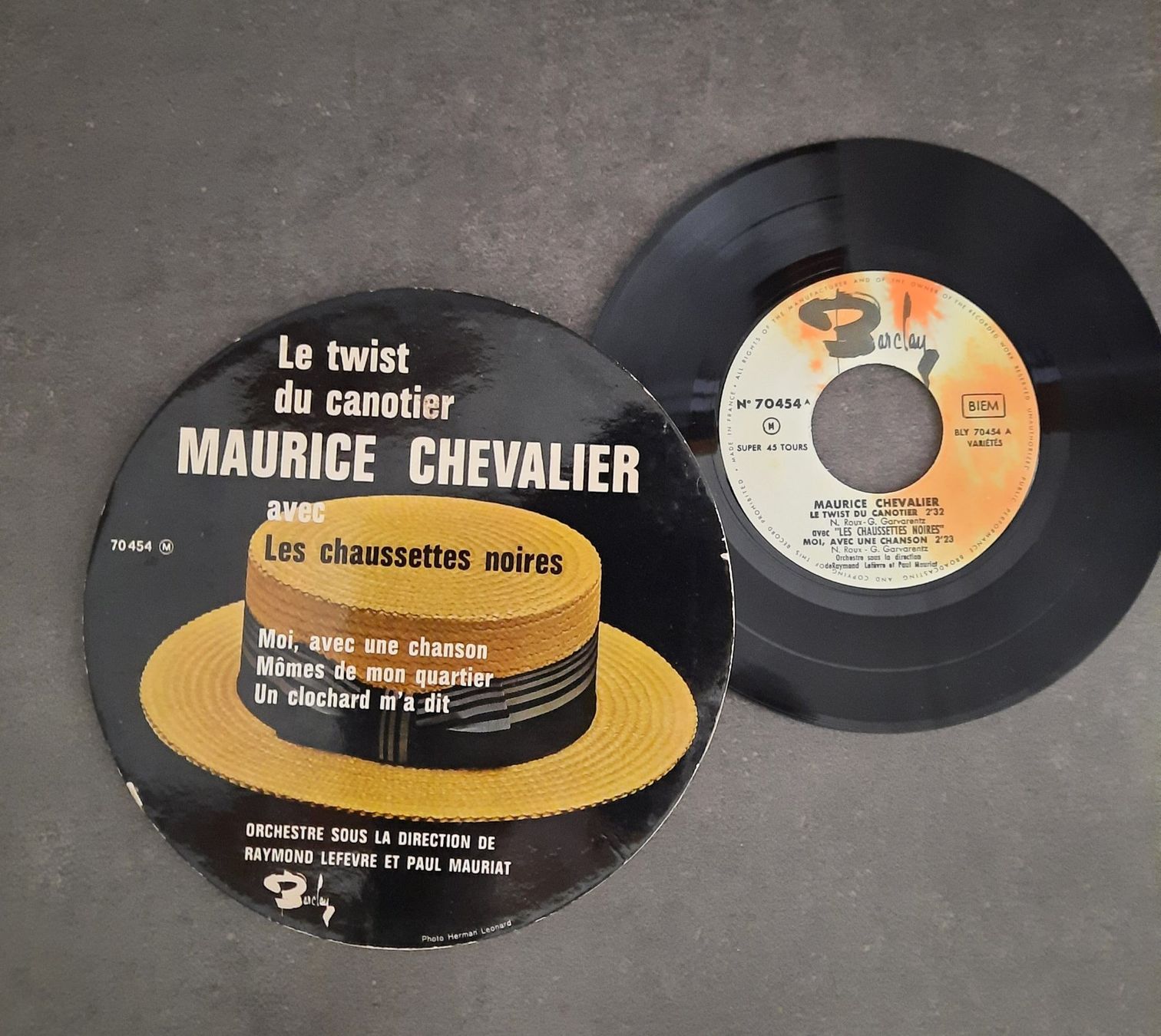 Dischi in vinile: Chaussettes Noires et Maurice Chevalier – Usato da Collombey venduto da LRJ1 2