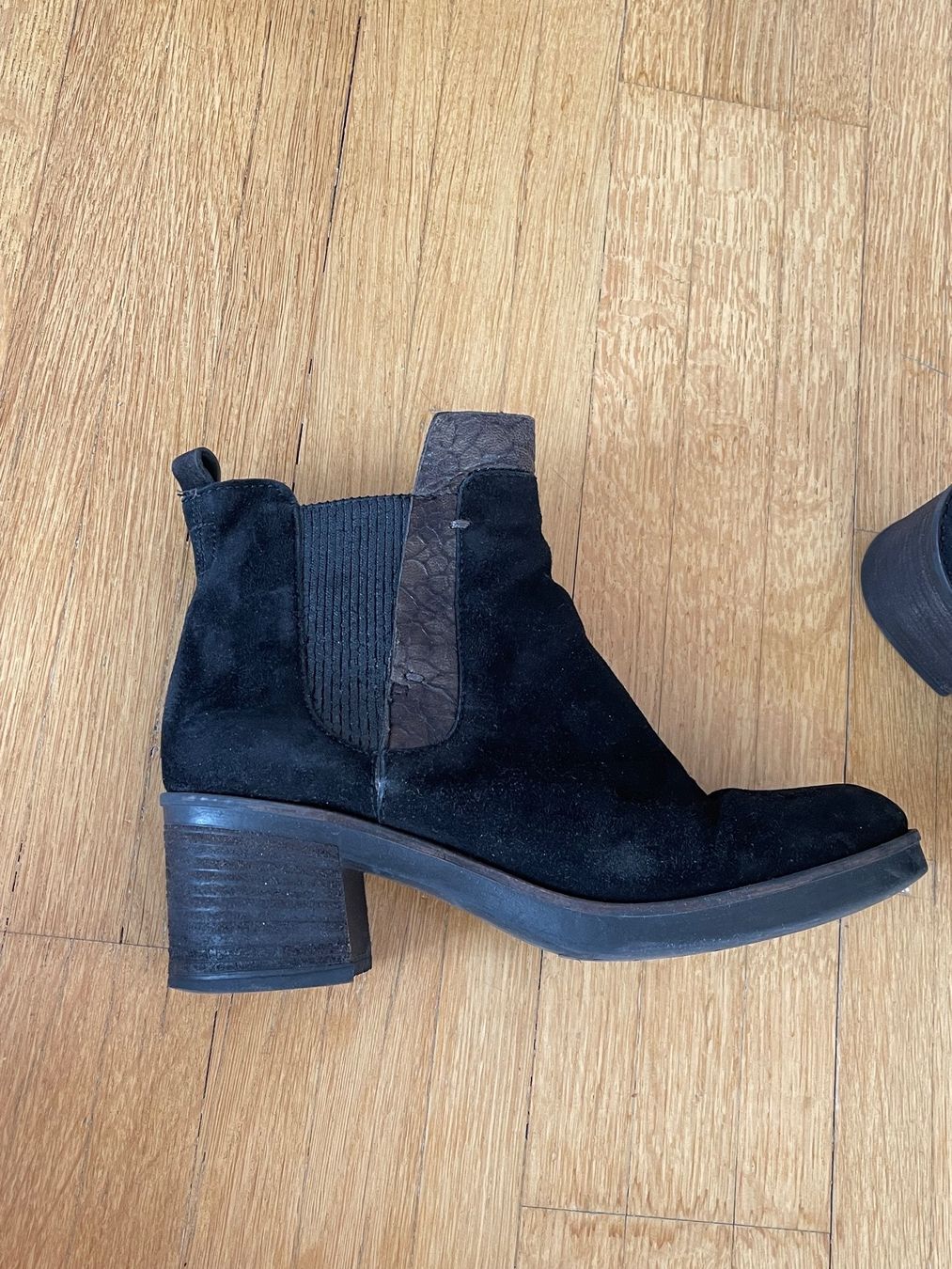 Scarpe da donna: Stiefeletten mit Absatz, Echtleder, Grösse 40 – Usato da Zürich venduto da WeisserPlanet 1