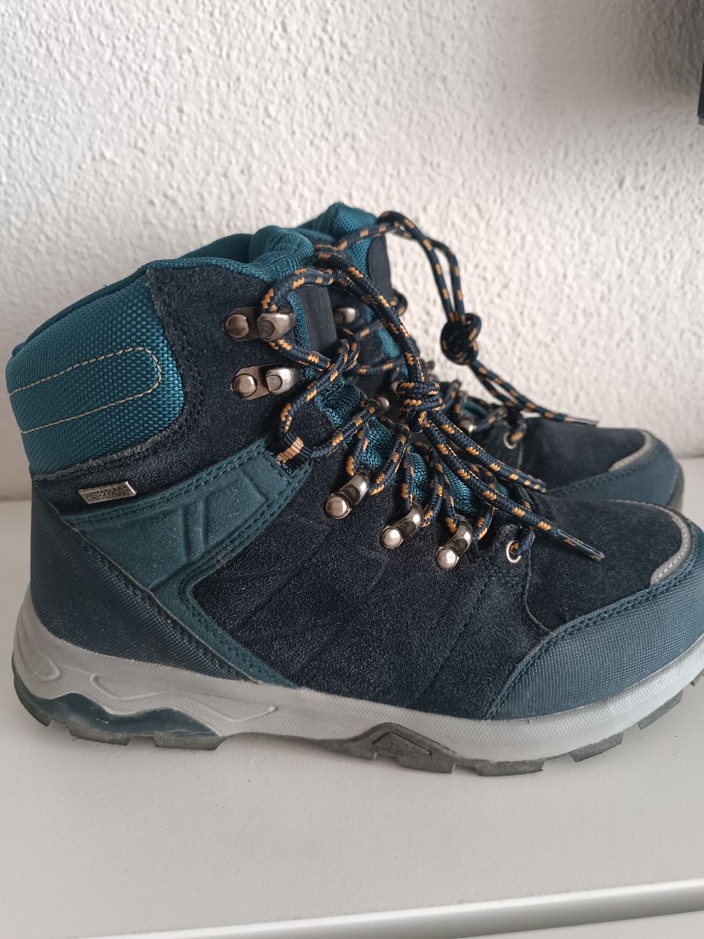 Scarpe da uomo: Wanderschuhe Gr 37 – Usato da Binz venduto da julijuli