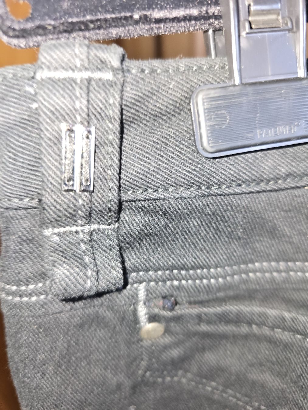 Jeans: Jeans Sport Max Code neri – Usato da calpiogna venduto da dadalter 4