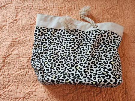 Sommertasche mit angesagtem Leomuster