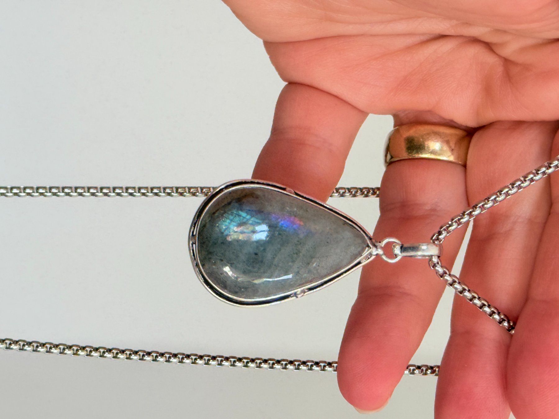 Ketten: Collier avec Labradorite – Neu und originalverpackt aus Genève von AWWA 5