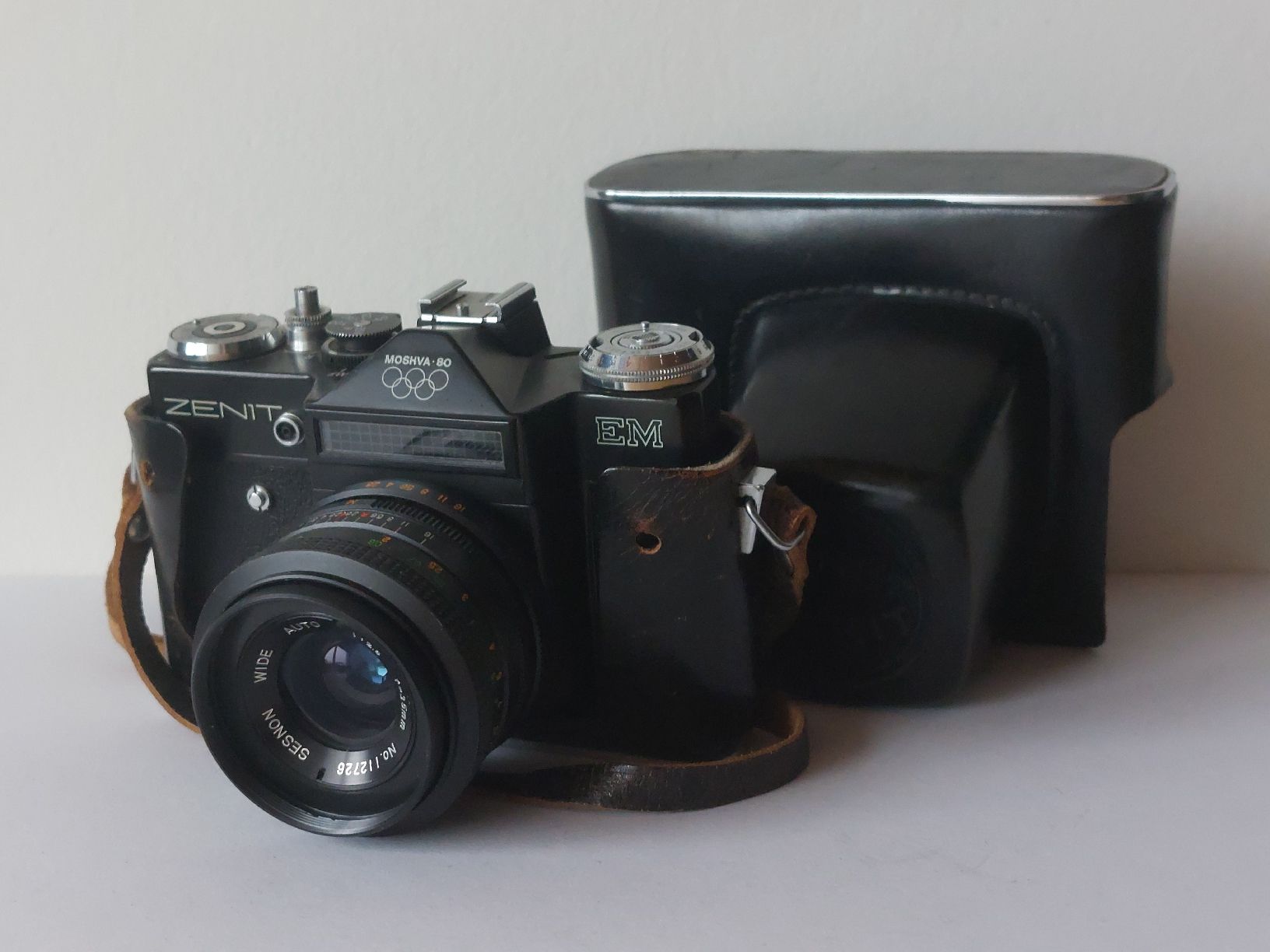 Kamera: Zenit EM Olympic mit 35mm f2.8 – Gebraucht aus Schmitten FR von losim1
